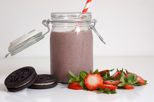 Oreo-Strawberry Shake