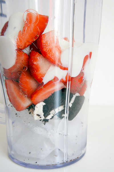 Oreo-Strawberry Shake