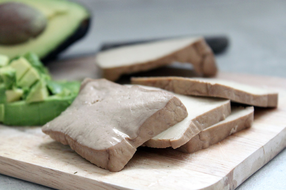 Avocado-Halloumi Burger | orangenmond.at