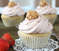 Giotto Cupcakes mit Erdbeertopping | orangenmond.at