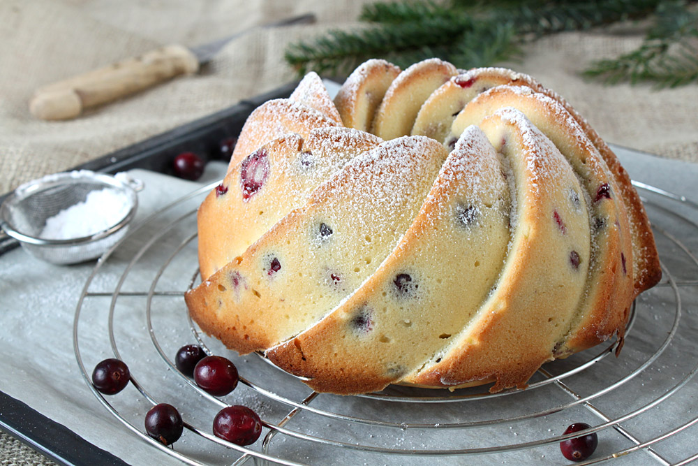 Cranberry & Buttermilch Gugelhupf / Cranberry Buttermilk Bundt Cake | Orangenmond