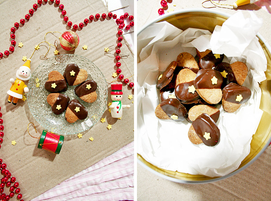24 Days of Cookies - Day 22: Haselnusskekserl