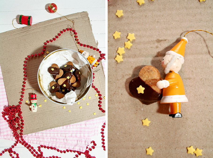 24 Days of Cookies - Day 22:  Haselnusskekserl