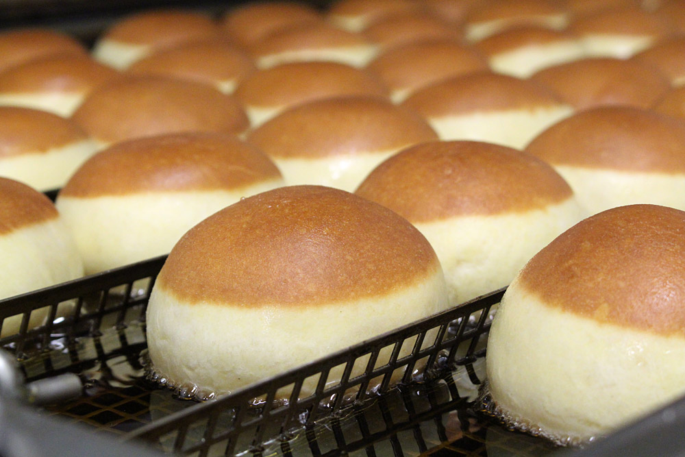 Behind the Scenes: So werden Krapfen gebacken