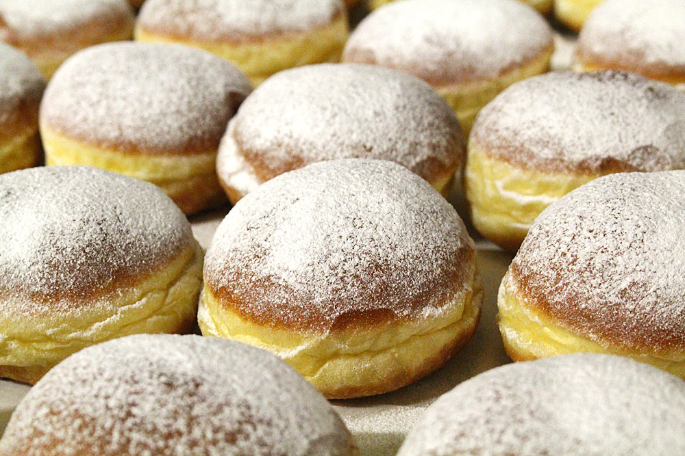 Behind the Scenes: So werden Krapfen gebacken