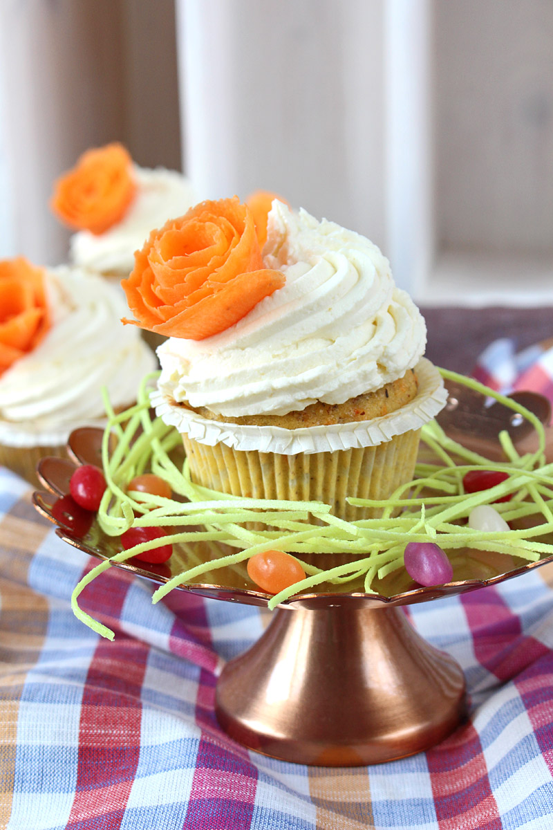 Karotten Cupcakes mit Zitronen-Mascarpone-Topping / Carrot Cupcakes with Lemon-Mascarpone-Topping | orangenmond.at