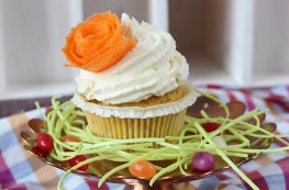 Karotten Cupcakes mit Zitronen-Mascarpone-Topping / Carrot Cupcakes with Lemon-Mascarpone-Topping | orangenmond.at