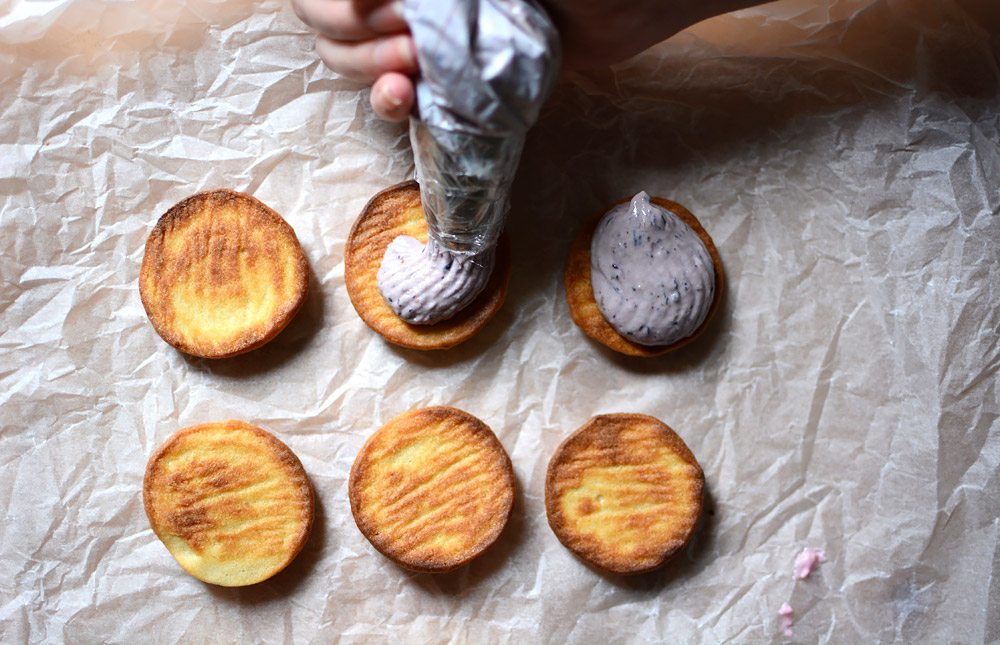 Gastartikel: Whoopies mit Himbeer- und Heidelbeer-Creme von We Love Handmade | orangenmond.at