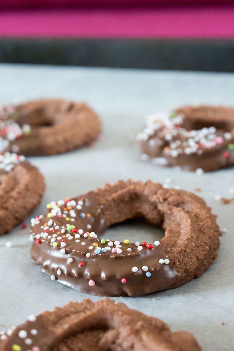 Schokolade Kringel Spritzgebäck *** Chocolate Spritz Cookies | orangenmond.at