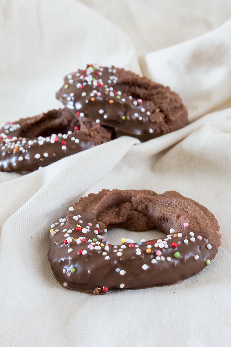 Schokolade Kringel Spritzgebäck *** Chocolate Spritz Cookies | orangenmond.at