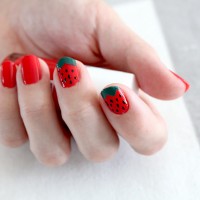 DiY: Erdbeernägel - Sommer auf den Nägeln: Easy Tutorial für ein sommerliches Nageldesign