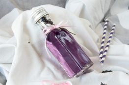Selbstgemachter Lavendelsirup mit Traubenzucker - fructosefrei